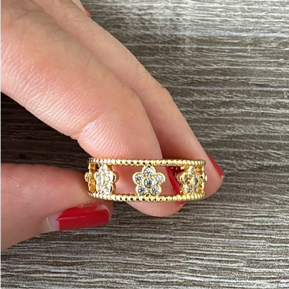 Elegant Gold Flower Ring N1089